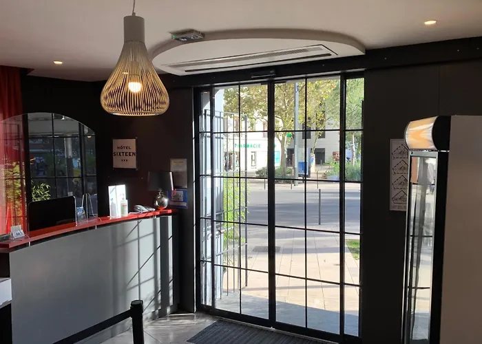 Hotel Sixteen Paris Montrouge